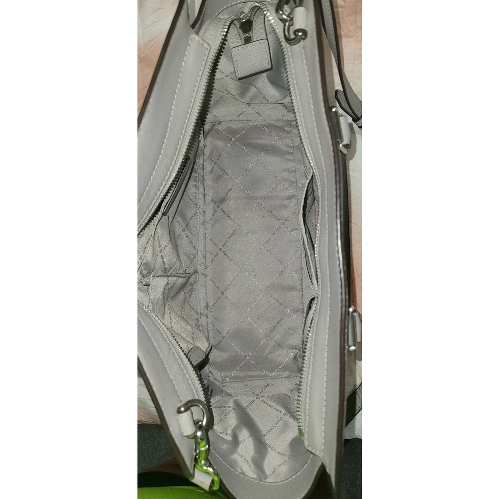 Michael Kors Hang Bag - Picture 7 of 8